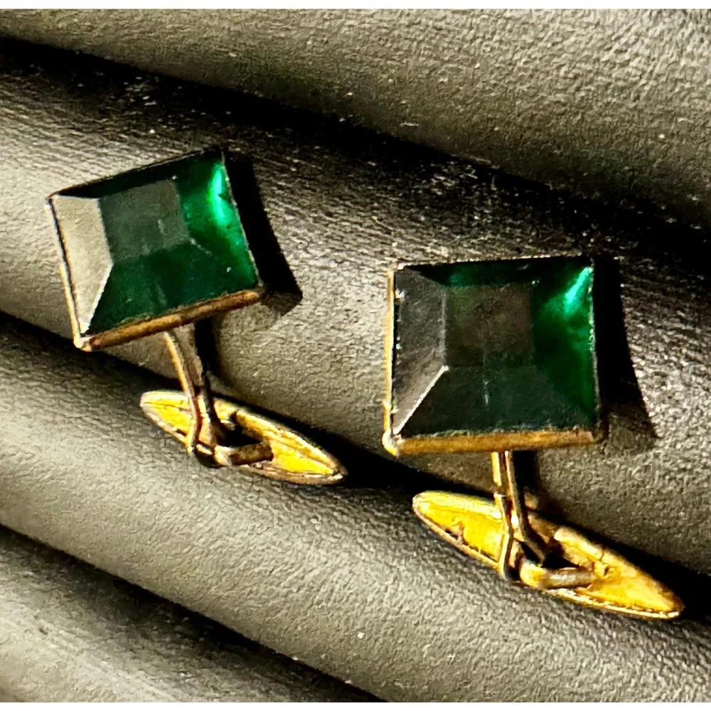 Vintage Art Deco Gold Tone Cufflinks Emerald Green Acrylic Faceted Square Retro